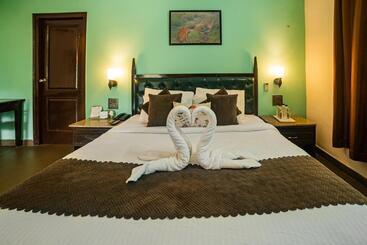 هتل Manu Maharani Resort