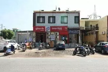 Hotel Oyo 22298 Mannat Farms