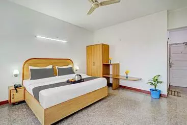 Hotel Collection O 15681 All Season Stayz