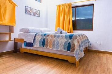 Hostel Mindoxtrem Birds