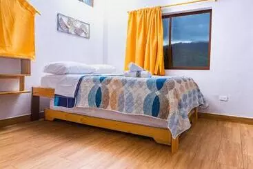 Hostel Mindoxtrem Birds