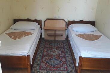 בית מלון כפרי Dina