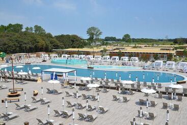 בית מלון כפרי Lino Delle Fate Eco Resort