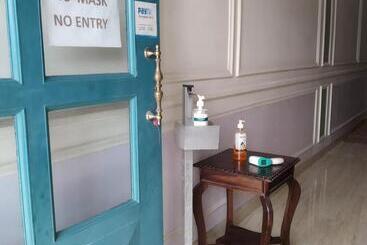 Pensionat Lakeside Inn Ratanada