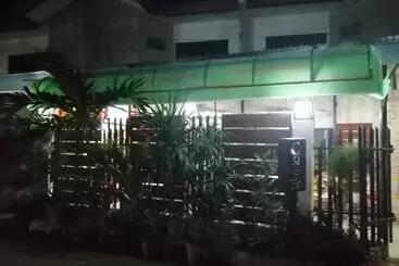 Bed and Breakfast Cozy Inn Mactan