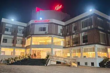 Bns Hotel & Resort