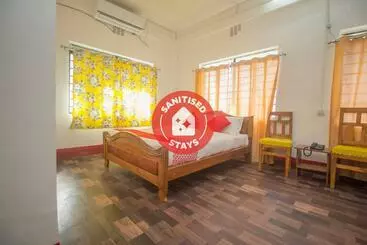Hotel Oyo 15721 Simrat