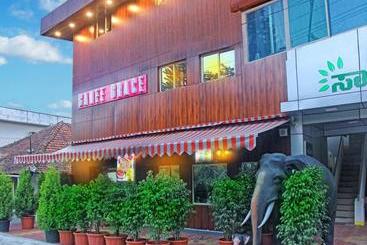 בית מלון כפרי Sanee Grace