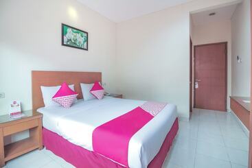 בית מלון כפרי Capital O 1511 Galaxy Inn