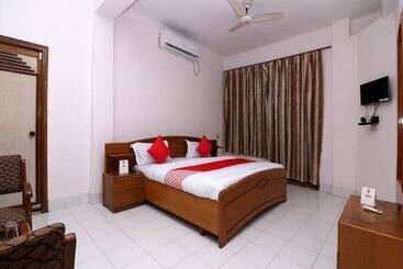 Oyo 16112 Hotel Uruvela International