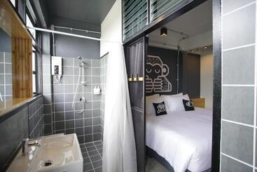 Blu Monkey Hub & Hotel Surat Thani