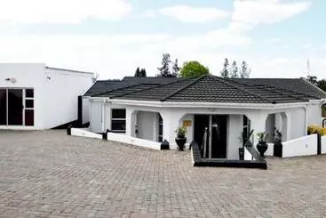 Bed & Breakfast Shoes Guest House