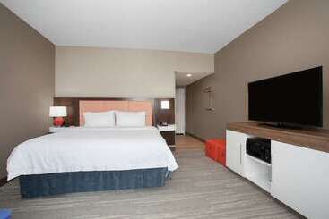 Otel Hampton Inn & Suites Logan