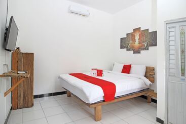 Pensionat Reddoorz Syariah Near Akmil Magelang