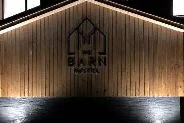 هاستل The Barn