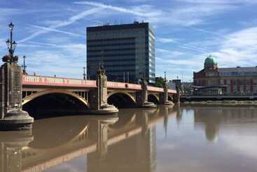 Quay Apartments Clarence House