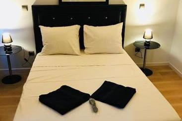 Bed and Breakfast Home Saint Michel Restaurant Chicken Cabana