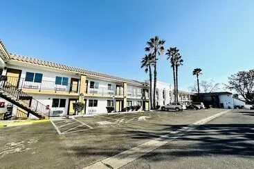 モーテル Casa Blanca Express & Suites Cypress Buena Park   Anaheim Area