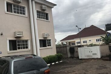 Meadway Luxury Hotels