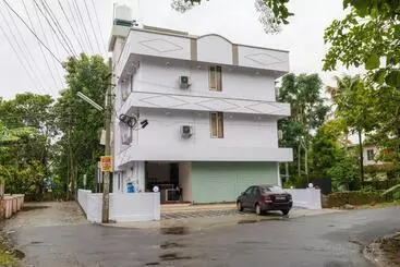 Hotel Blue Bell Cochin Airport