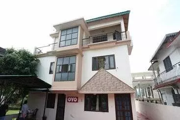 Hotel Oyo 14877 Alinda Guest House