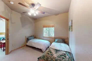 コテージ Projector & Deck! Family Cabin, 4 Mi To Lake Davis