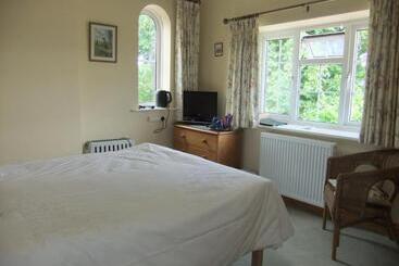 تختخواب و صبحانه St Mary’s Lodge B And B