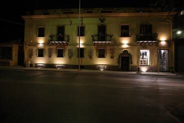 צימר Cannatella's Mansion