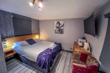 פנסיון Twenty Hotel And Bar