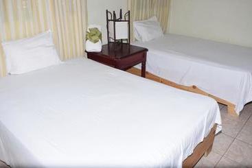 アパートホテル Plus