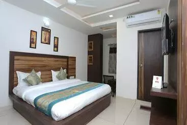 Hôtel Capital O 12341 Madhuram Landmark