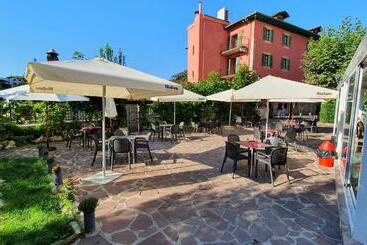 פנסיון Hostal Ansonea