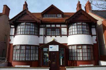 膳宿费 The Cove Guest House