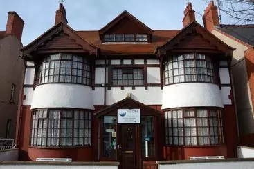 Majatalo The Cove Guest House