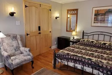 تختخواب و صبحانه Natalie House   Boston