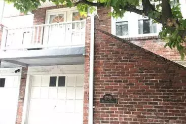 ベッドアンドブレックファースト Natalie House   Boston