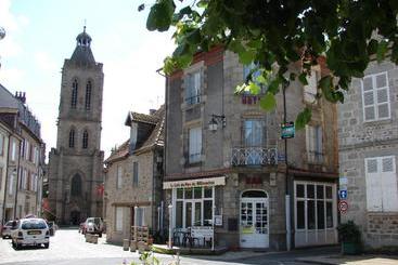 Отель Au Relais Du Parc De Millevaches