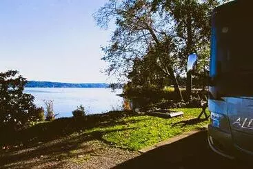 Motelli The Waterfront At Potlatch