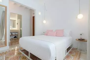 Pensión Llonga S 11th Youth Hostel