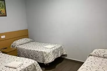 Pensió Hostal Tres Hermanos