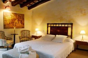 Pensão El Palauet De Monells Adults Only