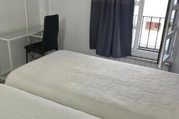 ペンション Pensión Zeus