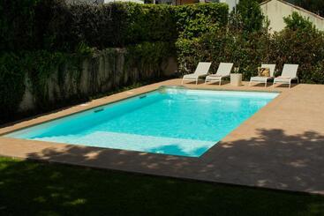 پانسیون 3 Marias Residence