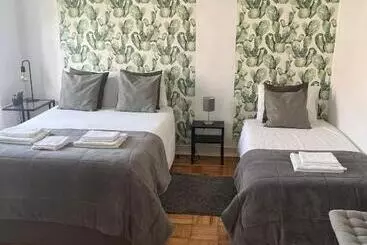 Majatalo Alvalade Ii Airport Guest House