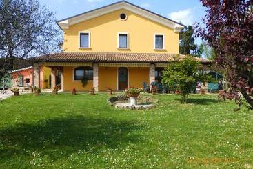 Hotell Agriturismo Ae Noseare