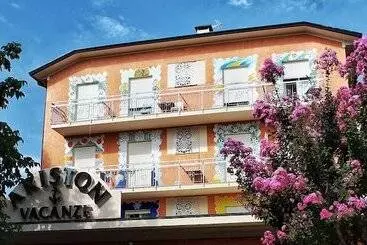 هتل آپارتمان Ariston Vacanze Residence