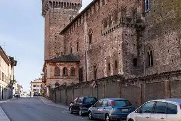 Majatalo Al Castello Di Leonardo