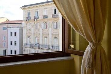 Pensionat Piazza Azuni 18 Guest House