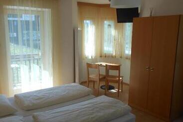 هتل Ottenkellerhof