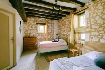 Majatalo Logis De Poëllier